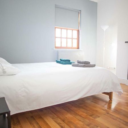Quire Court Apartment Gloucester Eksteriør billede