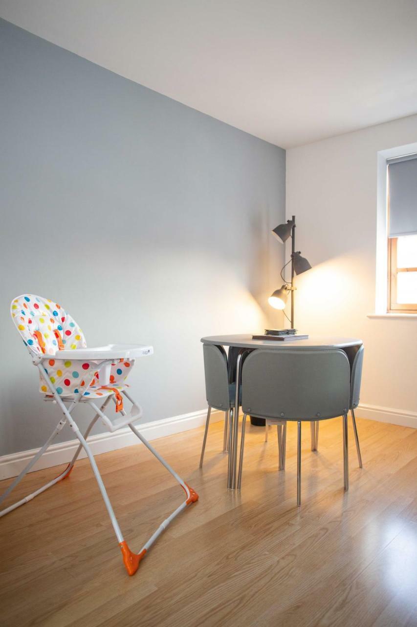 Quire Court Apartment Gloucester Eksteriør billede