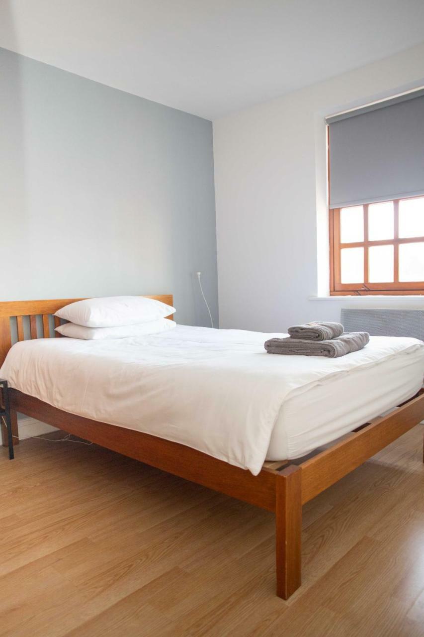 Quire Court Apartment Gloucester Eksteriør billede