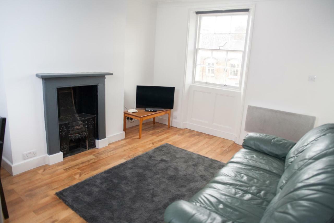 Quire Court Apartment Gloucester Eksteriør billede