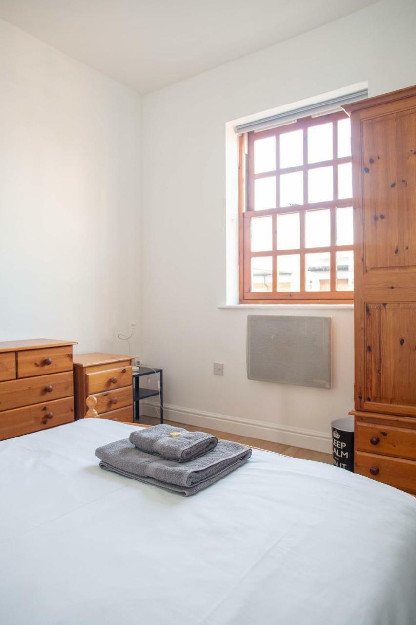 Quire Court Apartment Gloucester Eksteriør billede