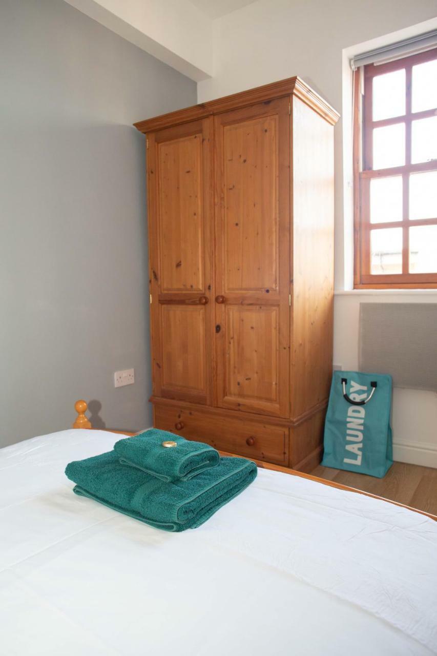Quire Court Apartment Gloucester Eksteriør billede